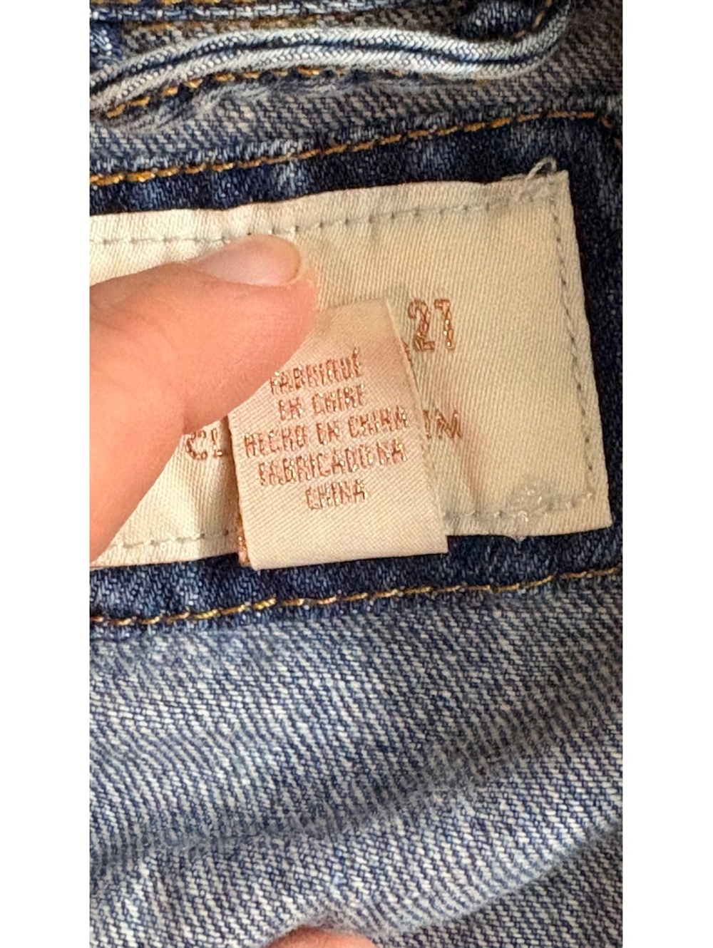 Forever 21 Classic Denim Jacket - Medium Wash, Size S - Picture 3 of 6